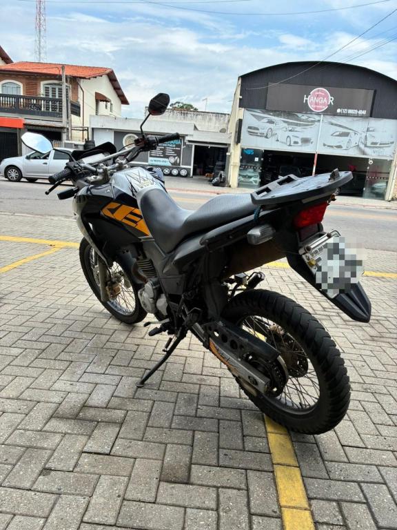 HONDA XRE 300 - Foto