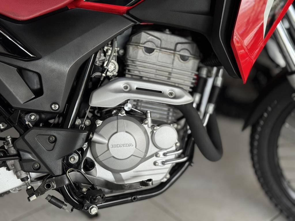 HONDA XRE 300 - Foto