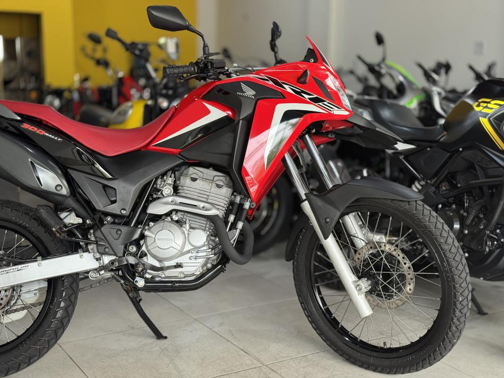 HONDA XRE 300 - Foto