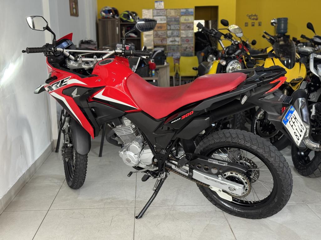 HONDA XRE 300 - Foto