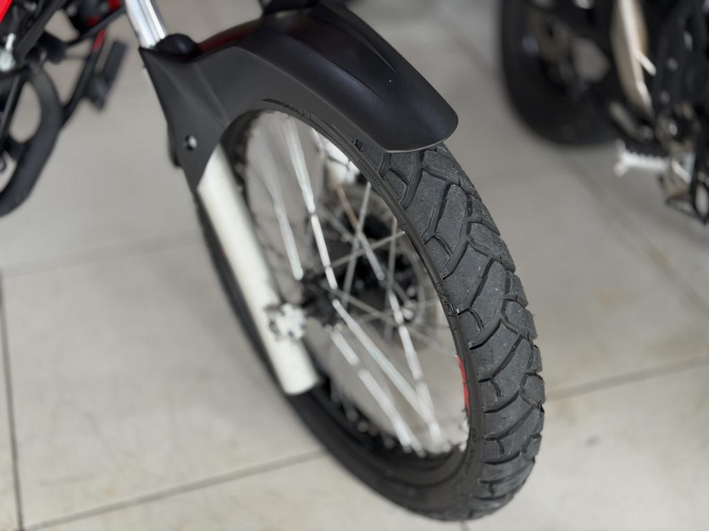 HONDA XRE 300 - Foto