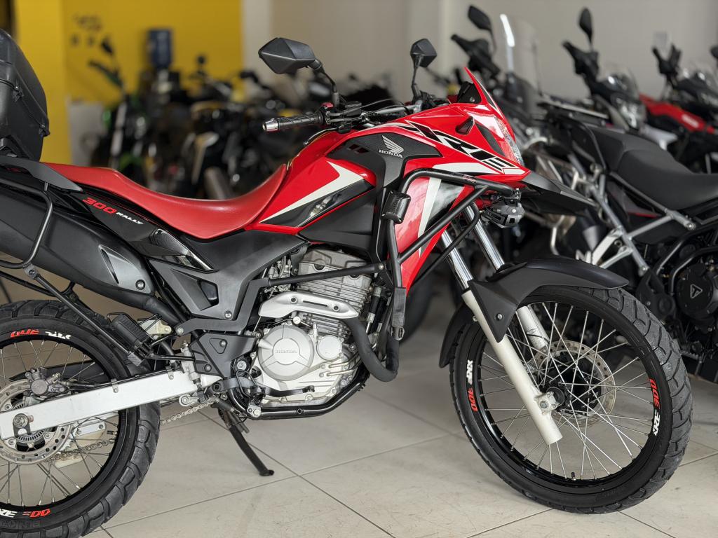 HONDA XRE 300 - Foto
