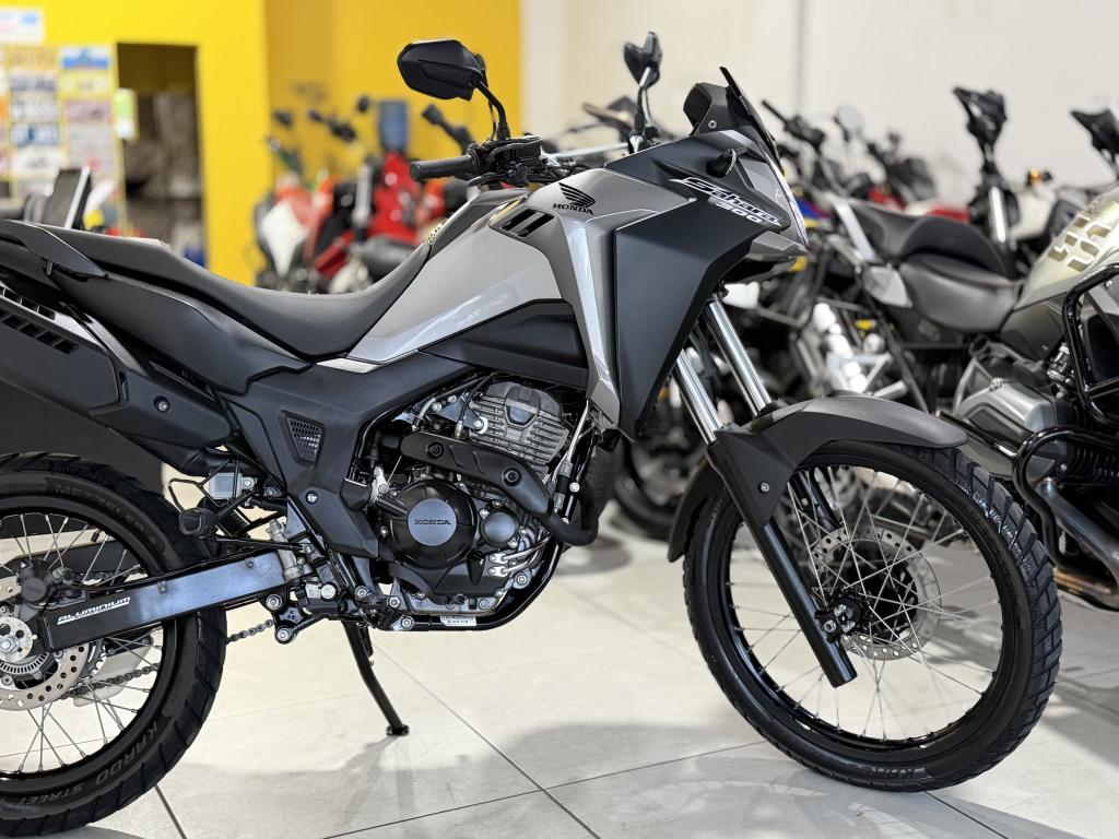 HONDA XRE 300 Sahara - Foto