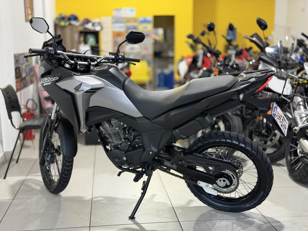 HONDA XRE 300 Sahara - Foto