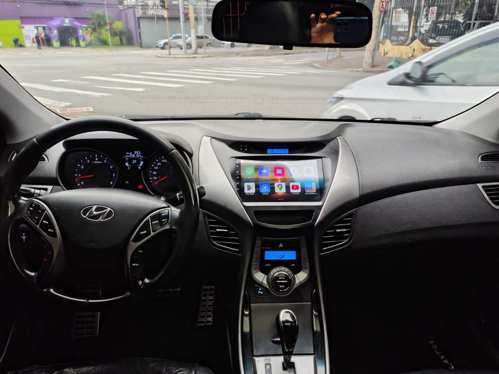 HYUNDAI Elantra - Foto