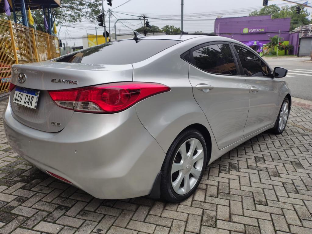 HYUNDAI Elantra - Foto