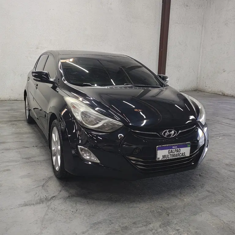 HYUNDAI Elantra - Foto