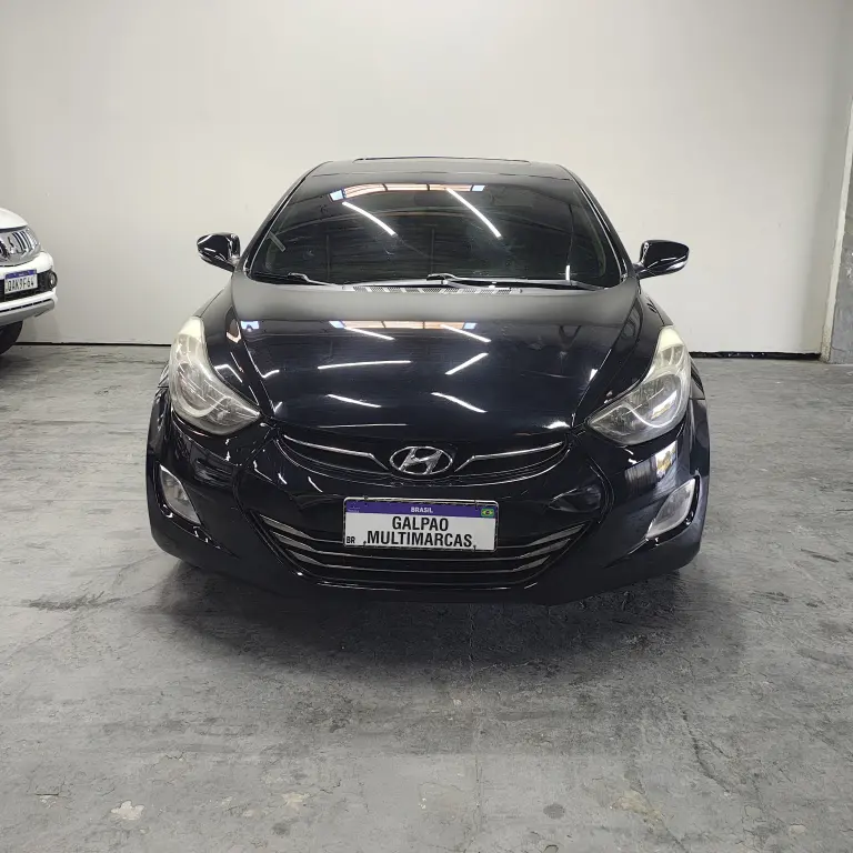 HYUNDAI Elantra - Foto