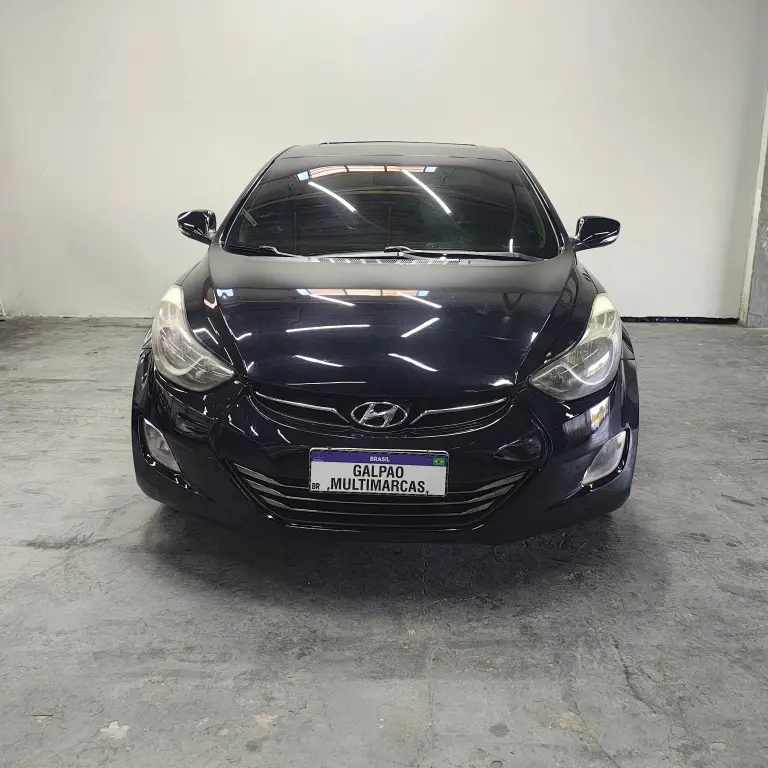 HYUNDAI Elantra - Foto