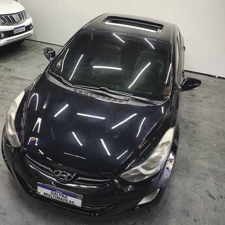 HYUNDAI Elantra - Foto