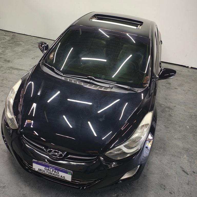 HYUNDAI Elantra - Foto