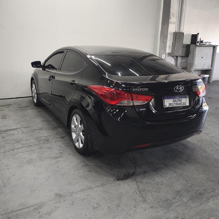 HYUNDAI Elantra - Foto