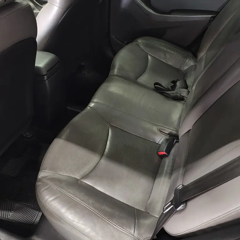 HYUNDAI Elantra - Foto