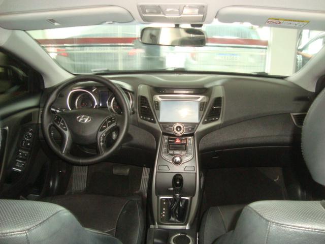 HYUNDAI Elantra - Foto