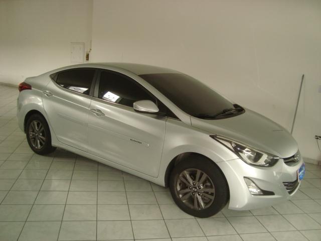 HYUNDAI Elantra - Foto