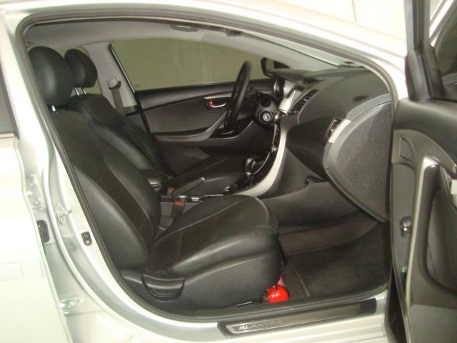 HYUNDAI Elantra - Foto