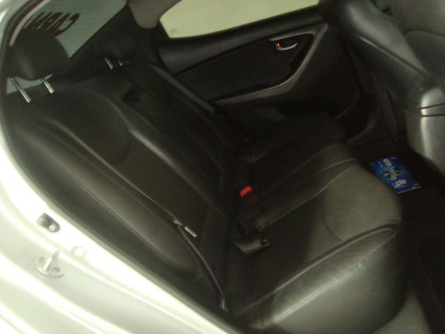 HYUNDAI Elantra - Foto