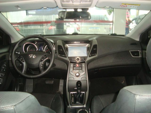 HYUNDAI Elantra - Foto