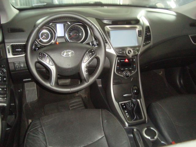 HYUNDAI Elantra - Foto