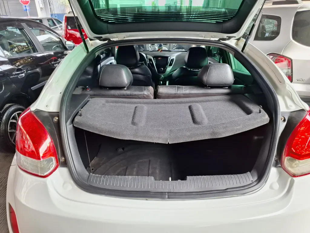 HYUNDAI Veloster - Foto