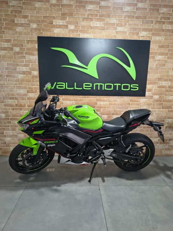 KAWASAKI Ninja 650 - Foto
