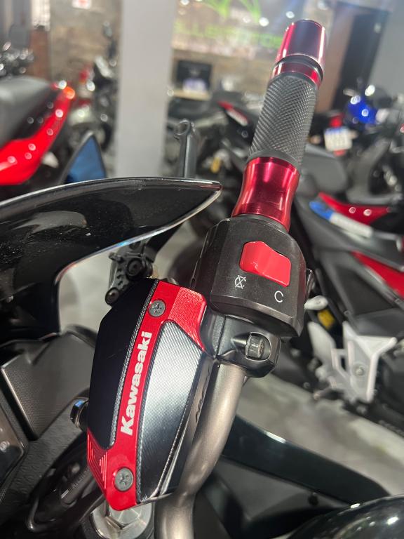 KAWASAKI Ninja 650 - Foto