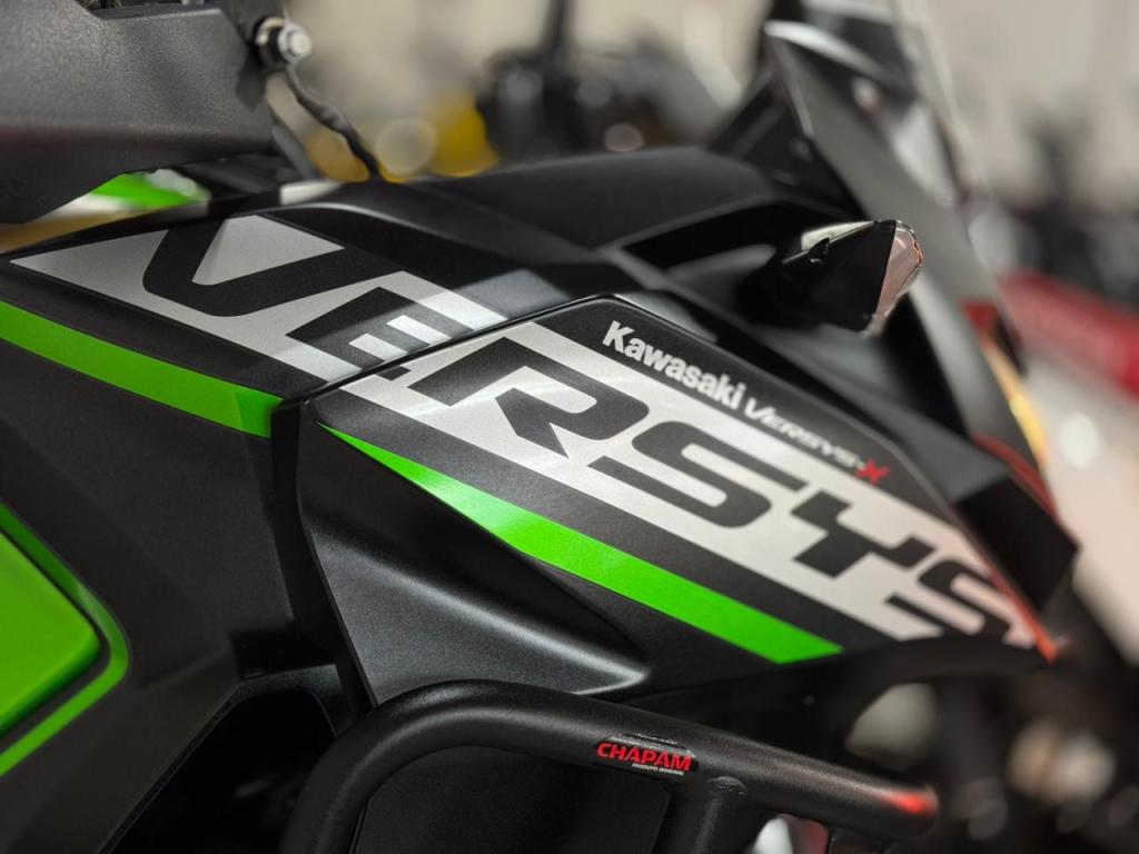 KAWASAKI Versys 300 - Foto