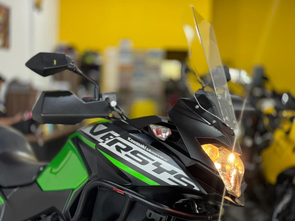 KAWASAKI Versys 300 - Foto