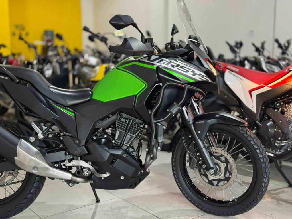 KAWASAKI Versys 300 - Foto