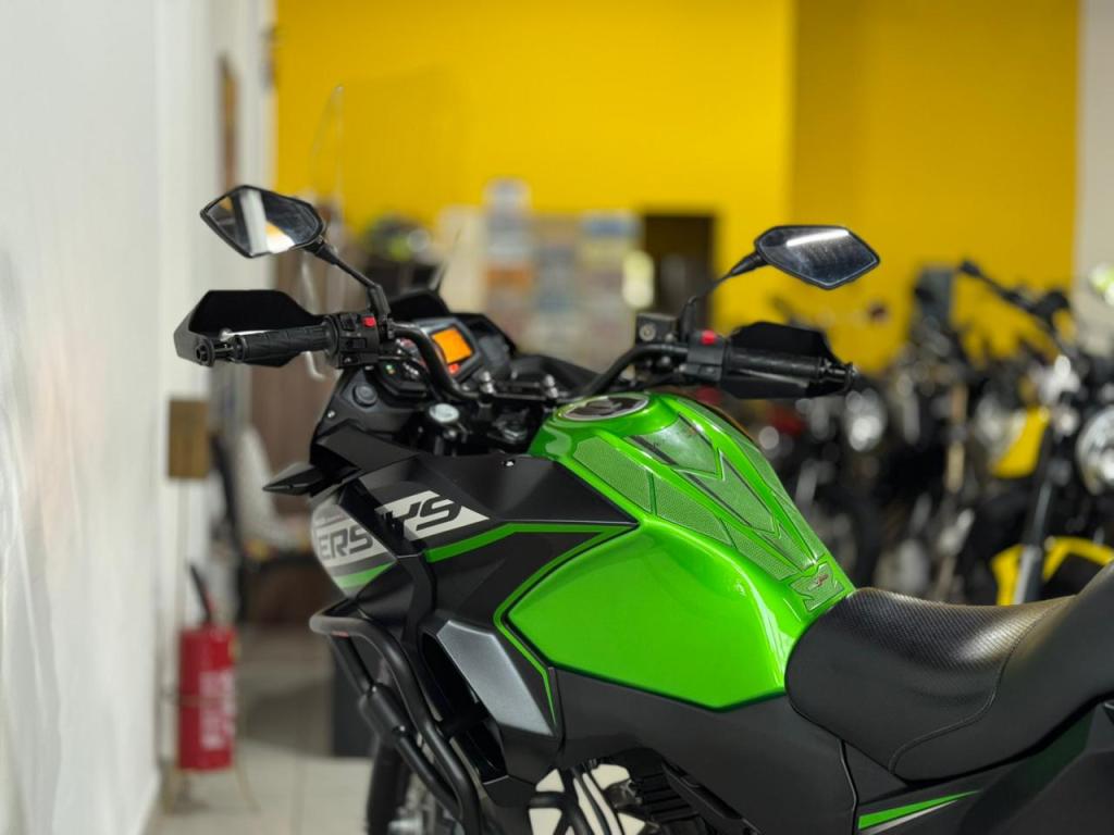 KAWASAKI Versys 300 - Foto
