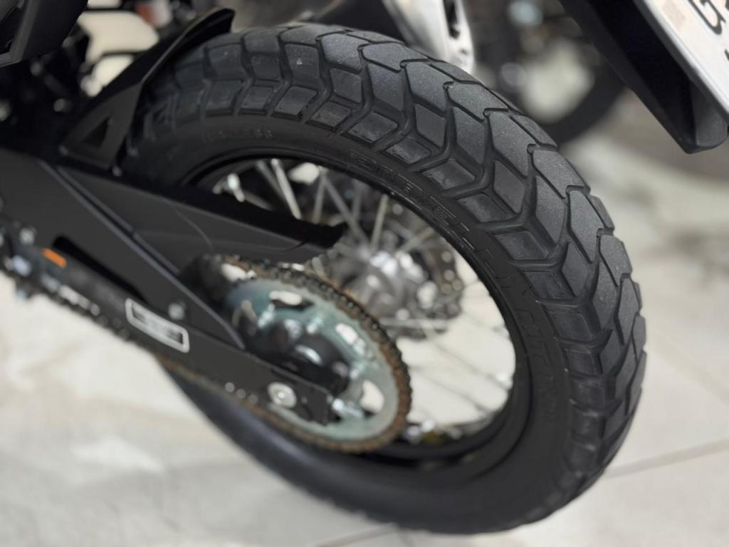 KAWASAKI Versys 300 - Foto