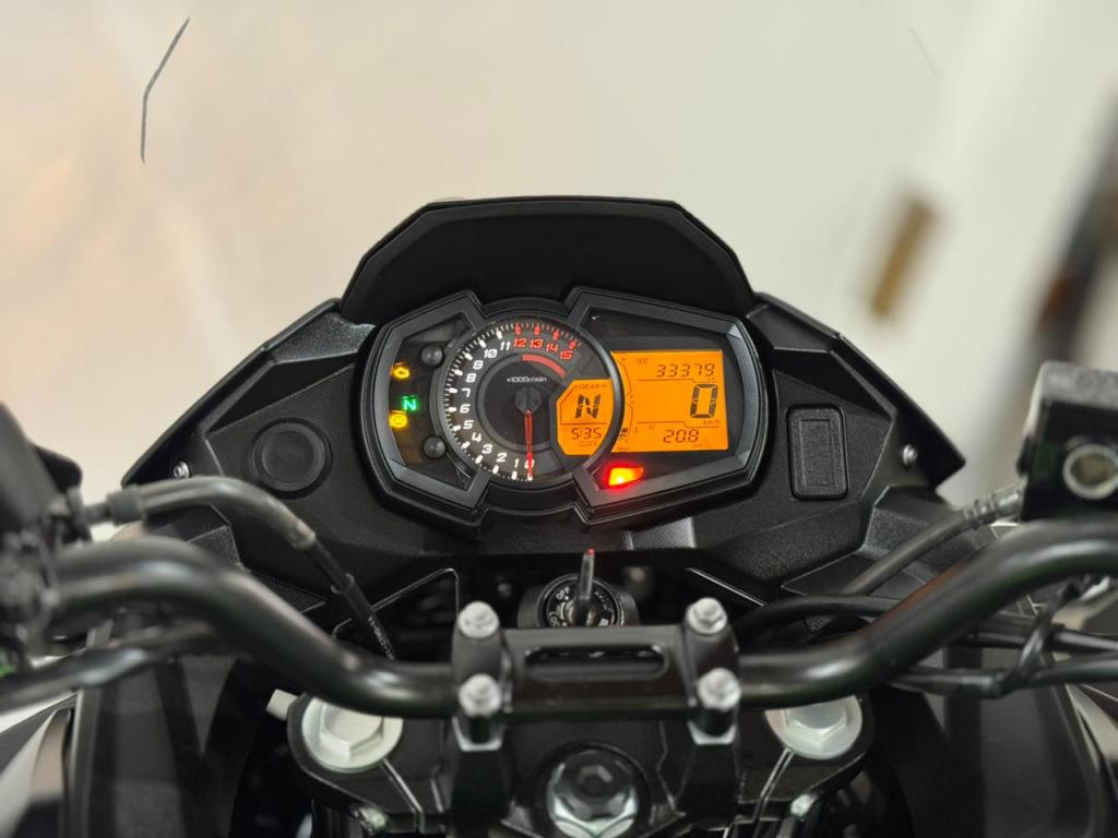 KAWASAKI Versys 300 - Foto