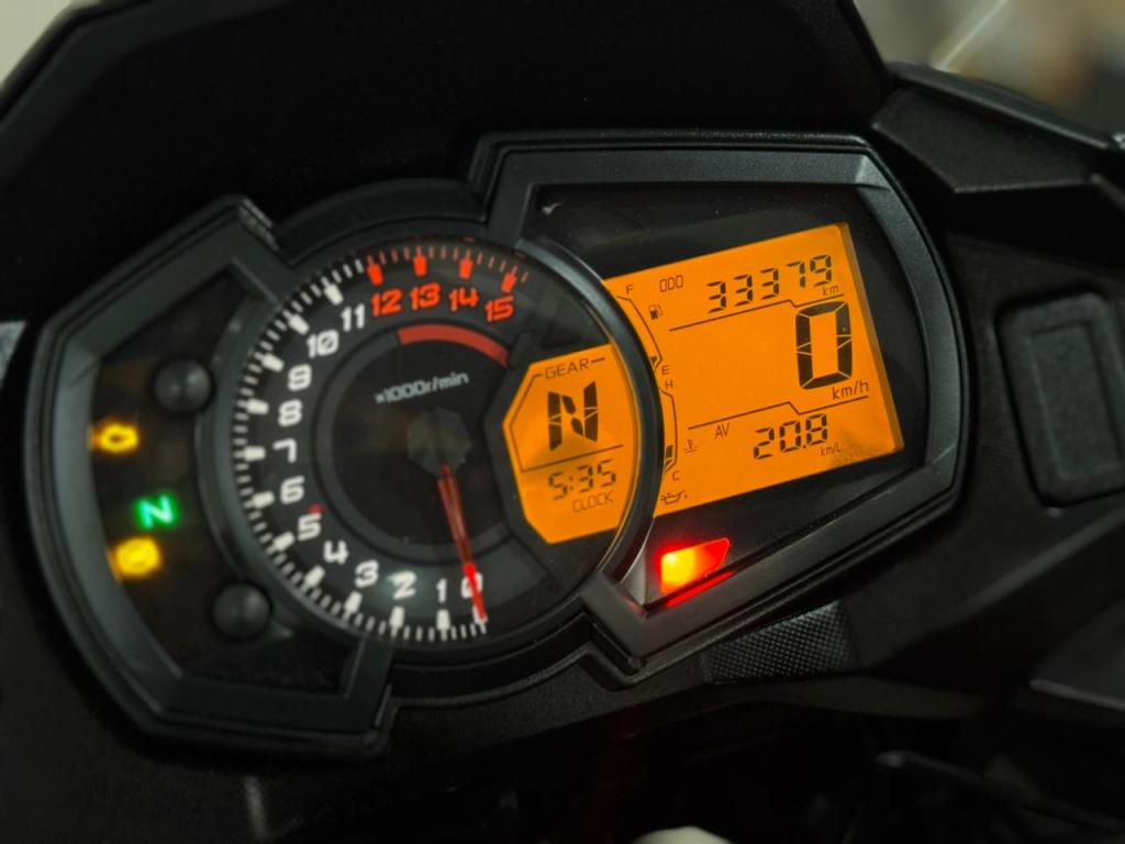 KAWASAKI Versys 300 - Foto