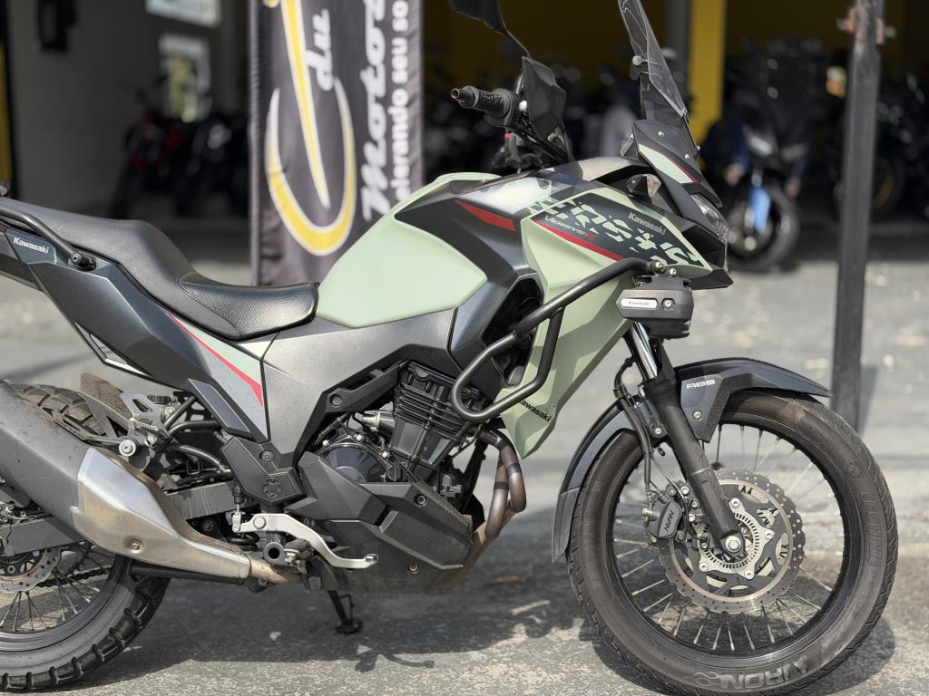 KAWASAKI Versys 300 - Foto