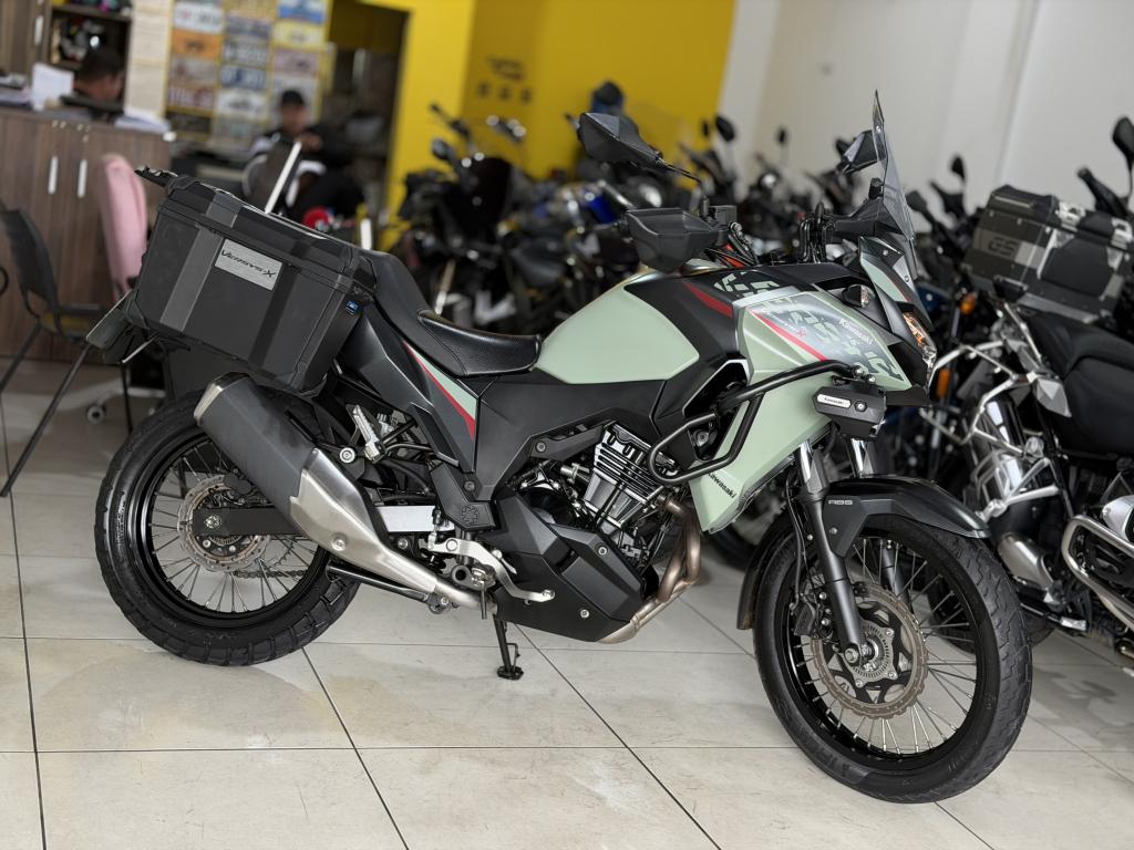 KAWASAKI Versys 300 - Foto