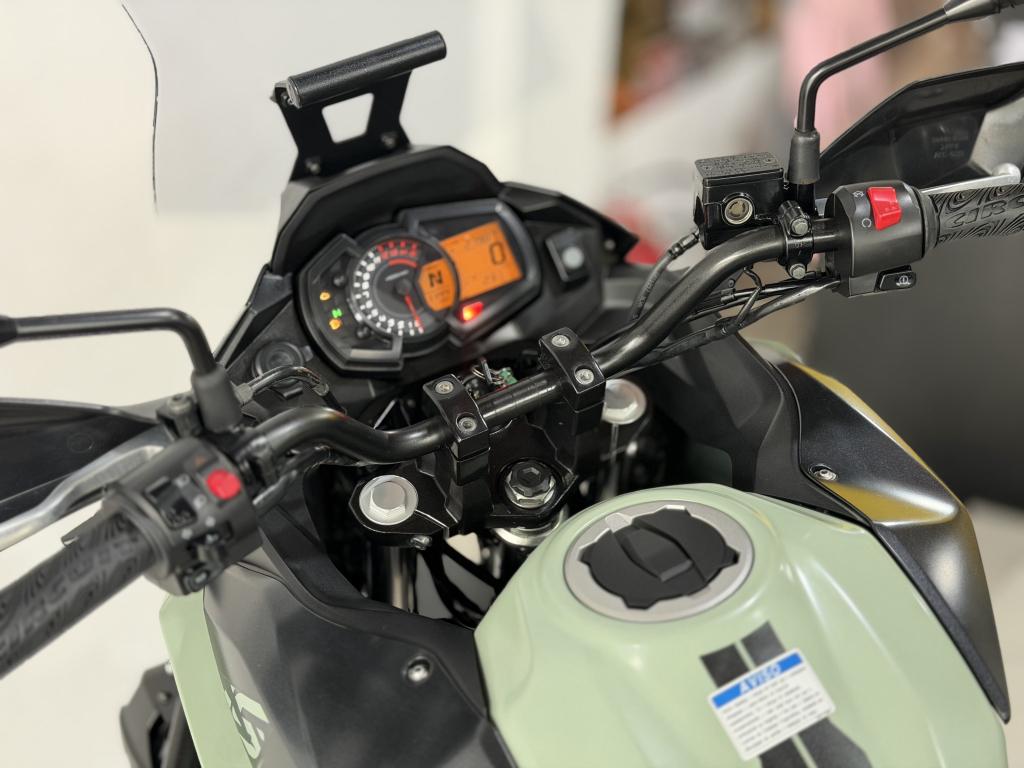 KAWASAKI Versys 300 - Foto