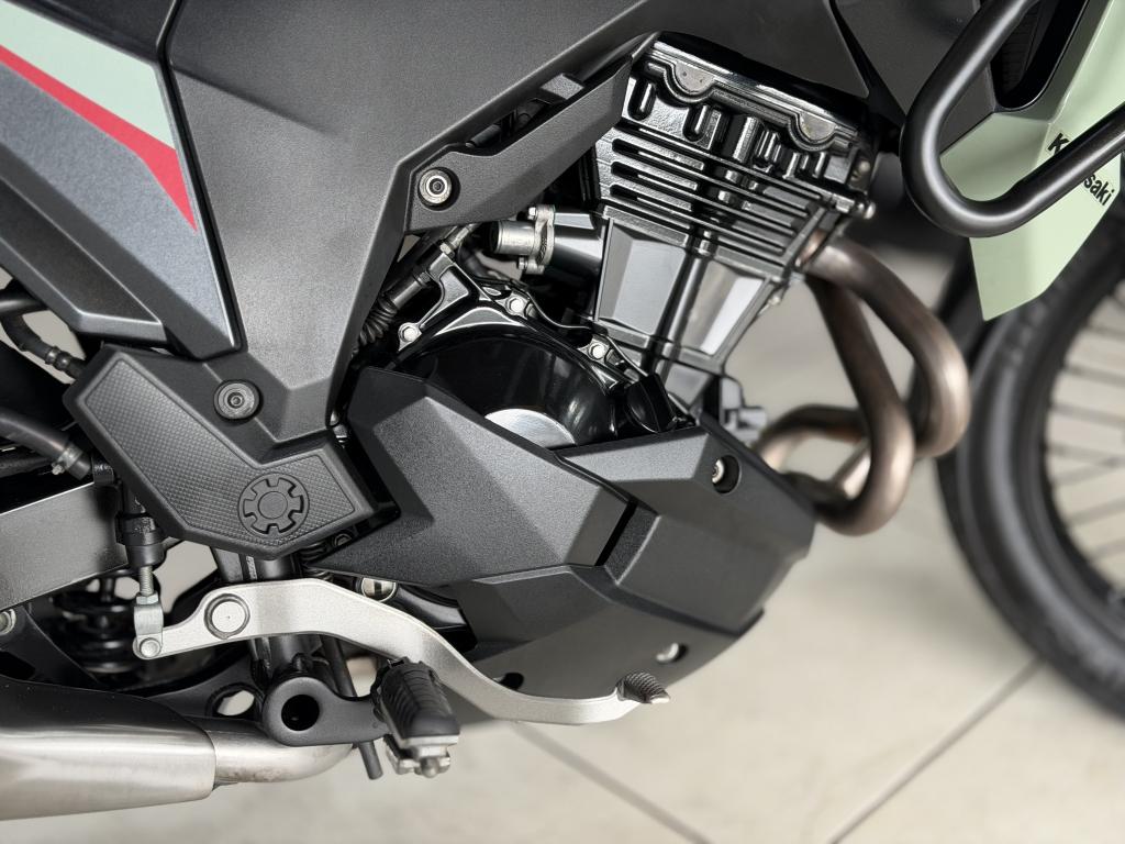 KAWASAKI Versys 300 - Foto