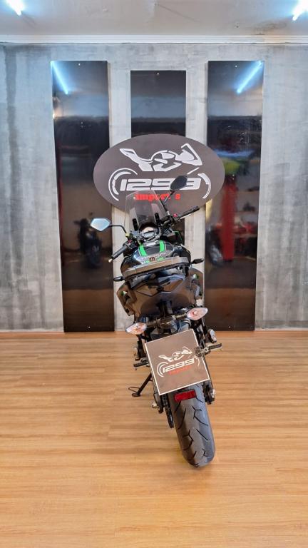 KAWASAKI Versys 650 - Foto