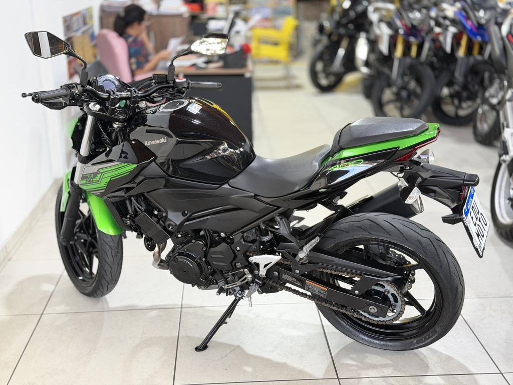 KAWASAKI Z 400 - Foto