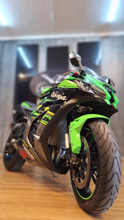 KAWASAKI ZX 10 R - Foto