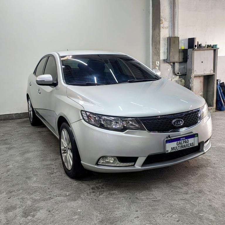 KIA Cerato Sedan - Foto