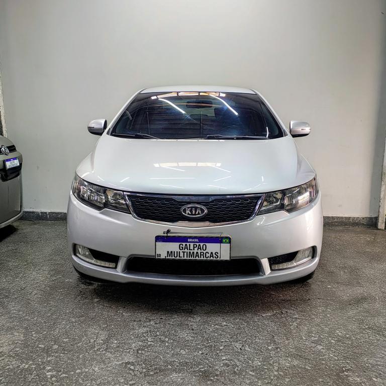 KIA Cerato Sedan - Foto