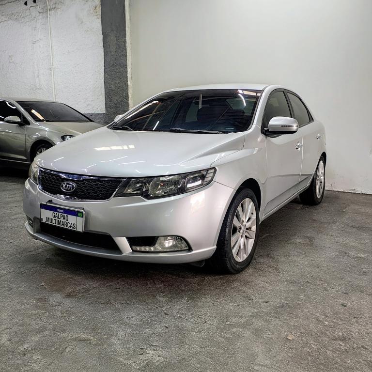 KIA Cerato Sedan - Foto
