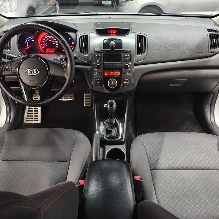 KIA Cerato Sedan - Foto