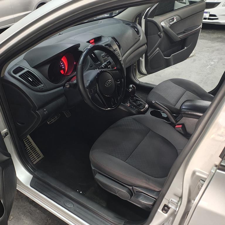 KIA Cerato Sedan - Foto