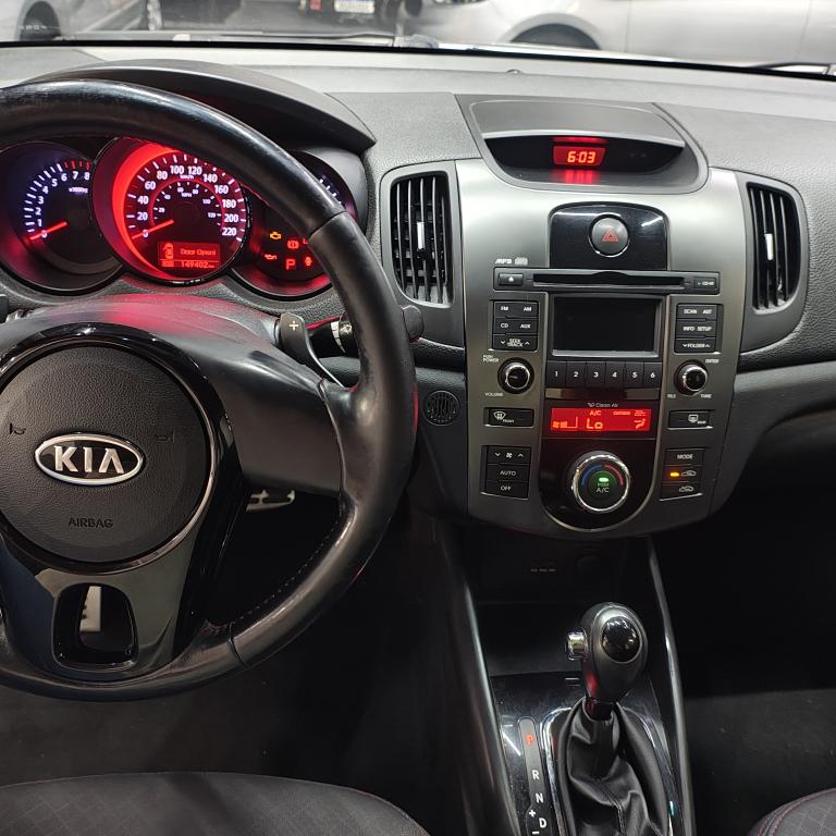 KIA Cerato Sedan - Foto