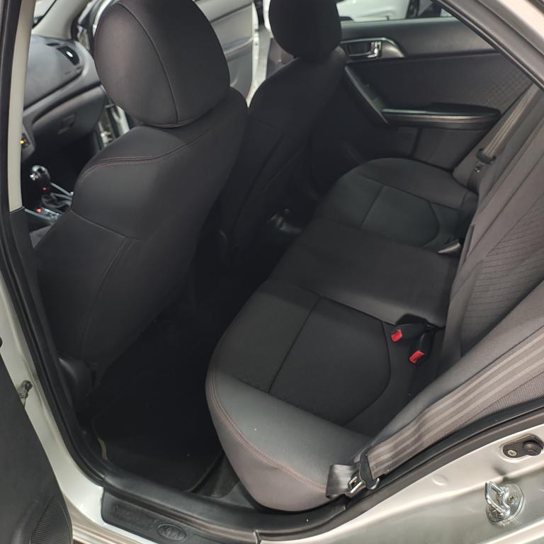 KIA Cerato Sedan - Foto
