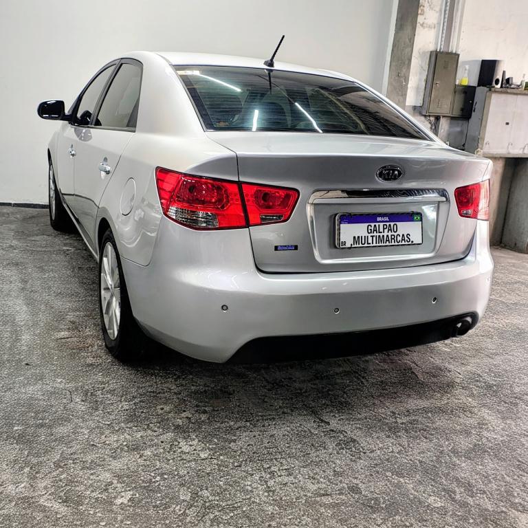 KIA Cerato Sedan - Foto