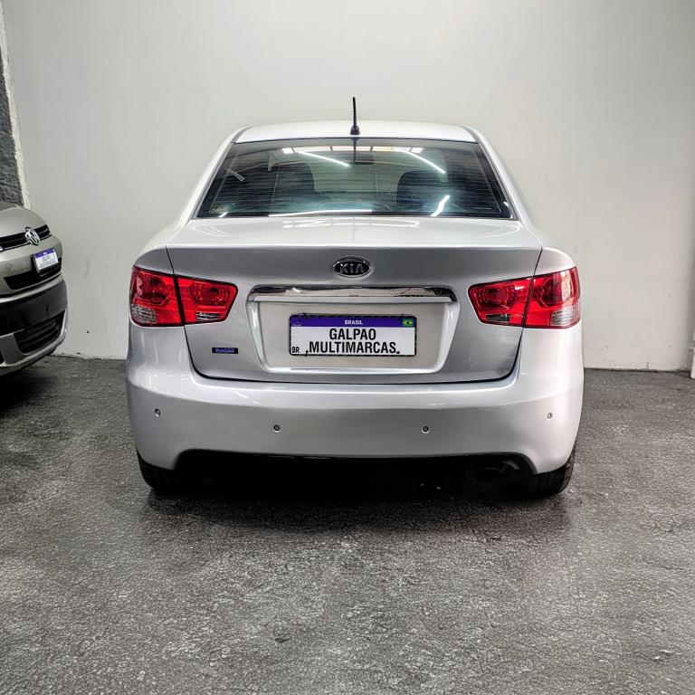 KIA Cerato Sedan - Foto