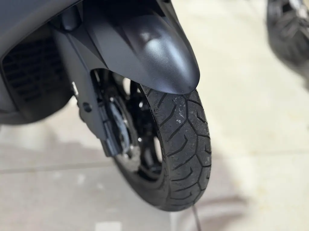 KYMCO Downtown 300i - Foto
